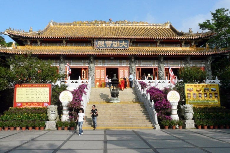 Le monastère de Po Lin 