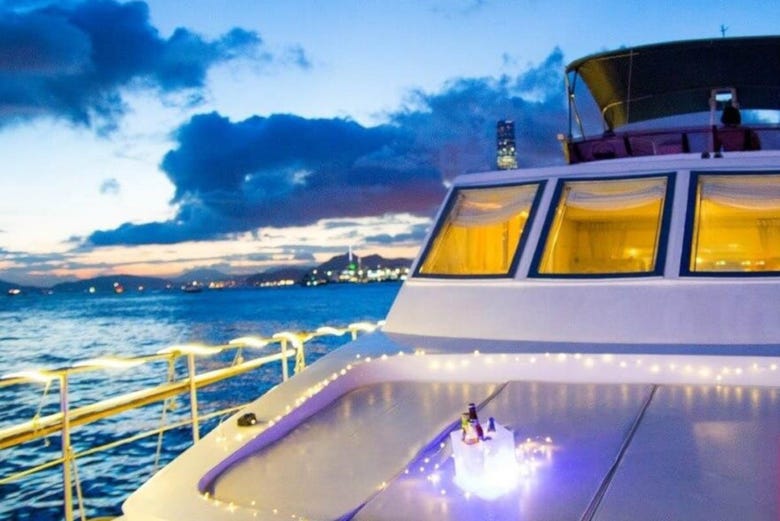 The sunset cruise on Victoria Harbor