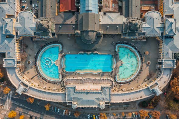 Balneário Széchenyi com massagem