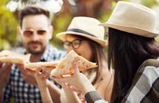Crucero con pizza
