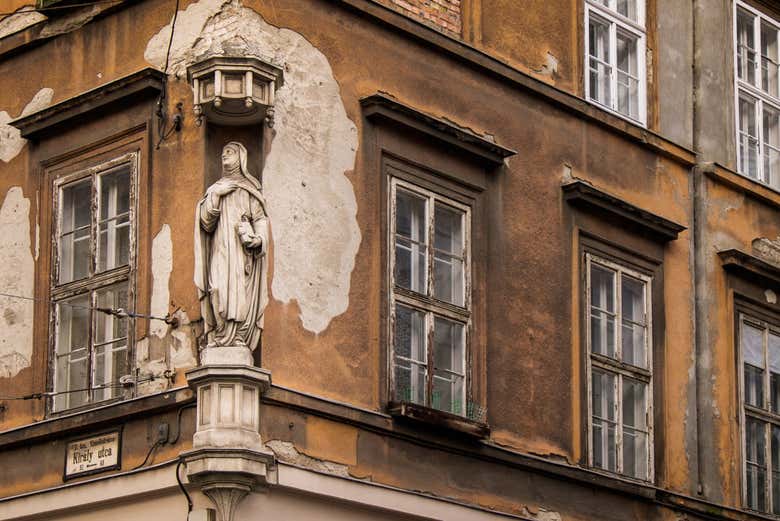 Antico edificio del quartiere ebraico di Budapest