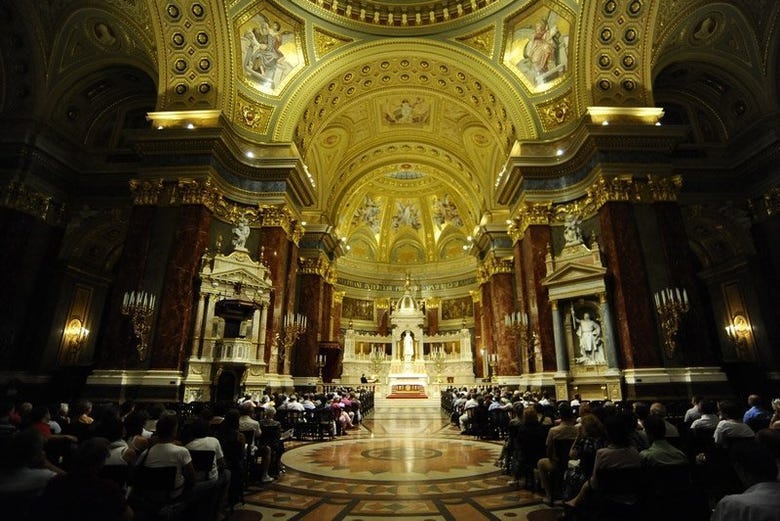 Interior de la Basílica de San Esteban