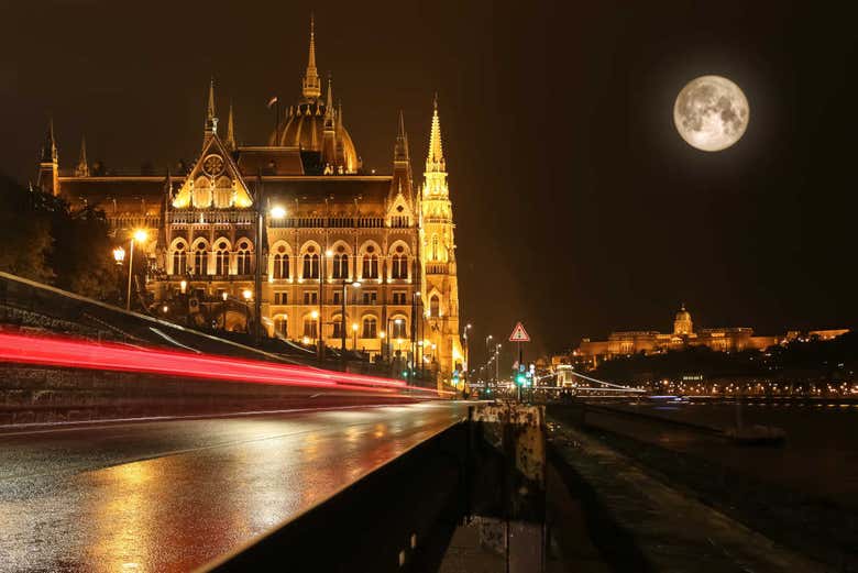 Vistas de Budapest nocturno