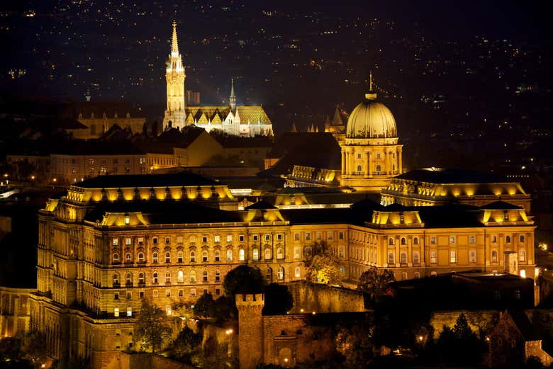 Castelo de Buda ao anoitecer