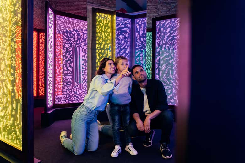 Family enjoying IKONO BUDAPEST