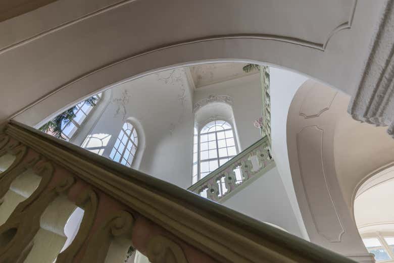 Escaleras en el interior del palacio