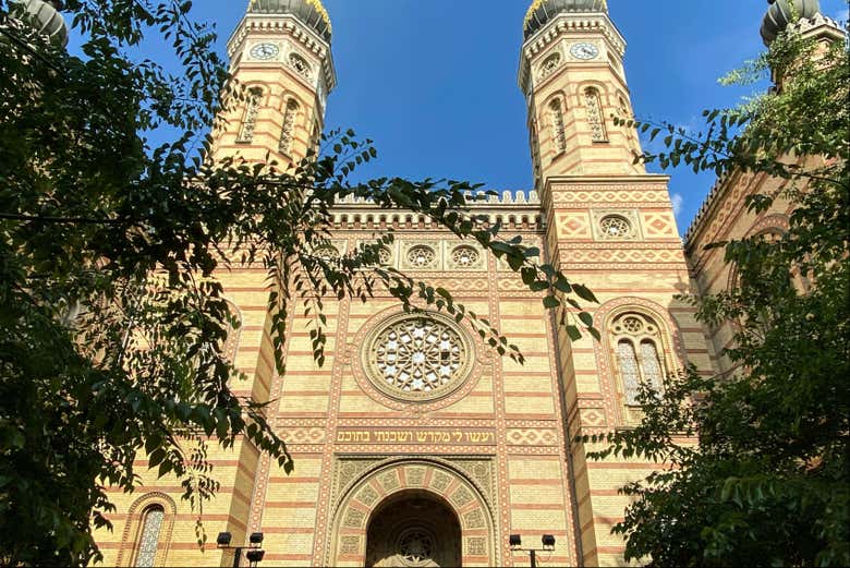 La facciata della Sinagoga di Budapest