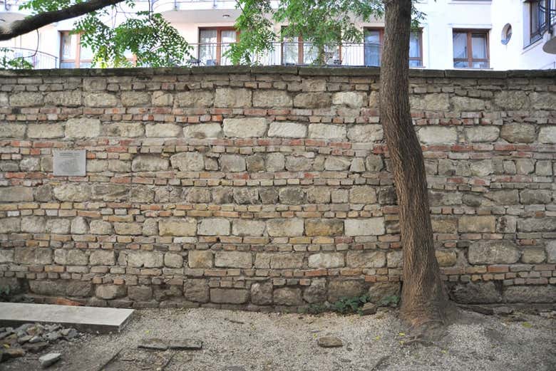 Ghetto Wall