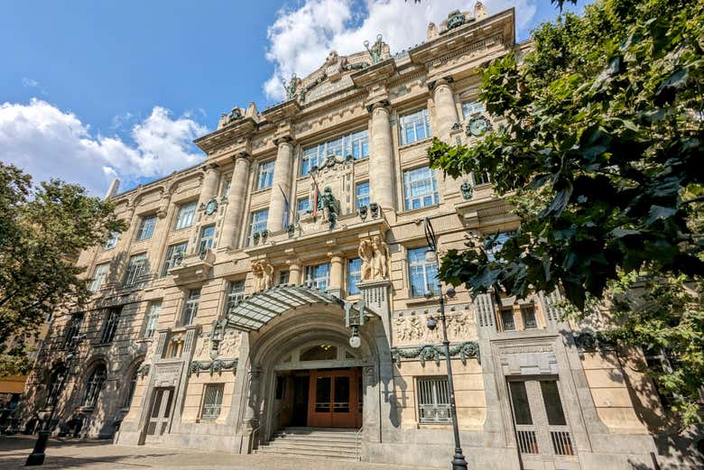 Fachada del edificio de la Academia de Música Ferenc Liszt