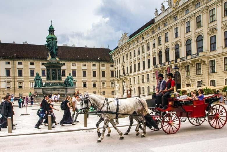 Plaza frente al palacio Hofburg