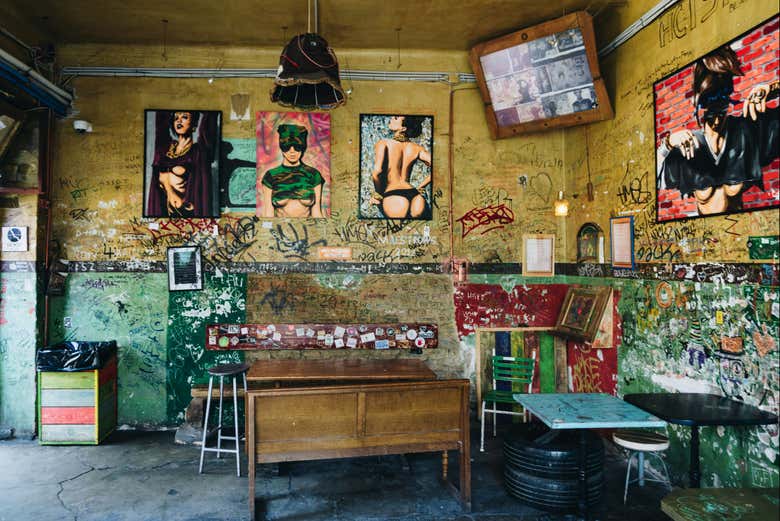 Gli interni dello szimpla kert