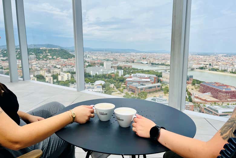¿Os apetece un café con estas vistas de Budapest?