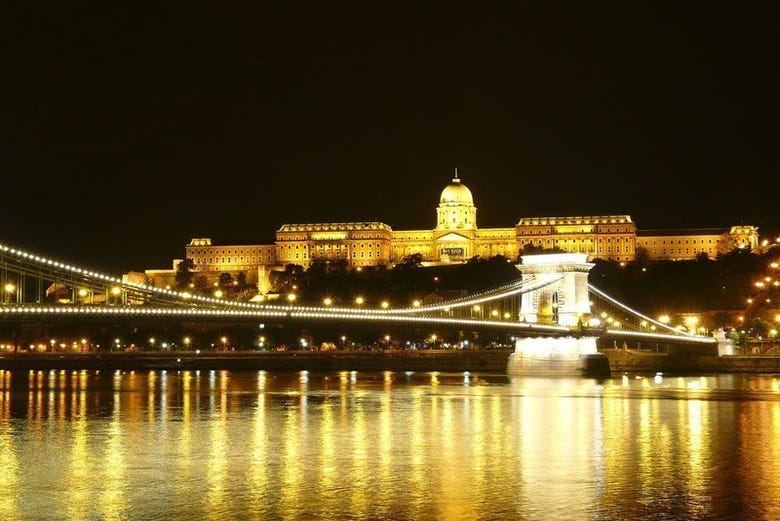 Pont des chaînes et château de Buda
