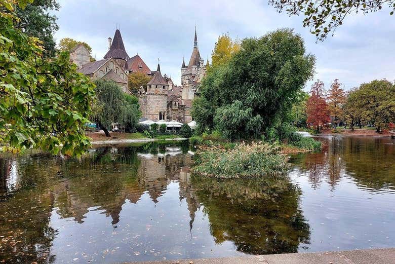 Caminaréis entre los rincones encantadores de Budapest