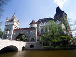 Castello Vajdahunyad nel Parco della Città