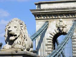 Informazione Budapest, Ponte delle Catene