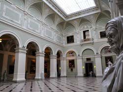 Museo di Belle Arti, sala delle esposizioni