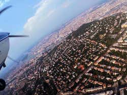 Sorvolando Budapest in aeroplano