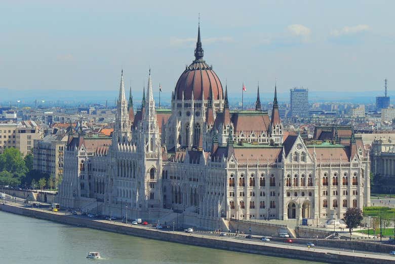 Vista aerea del Parlamento di Budapest
