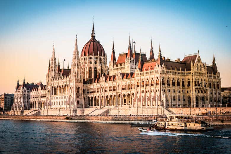 Vistas al Parlamento desde el río