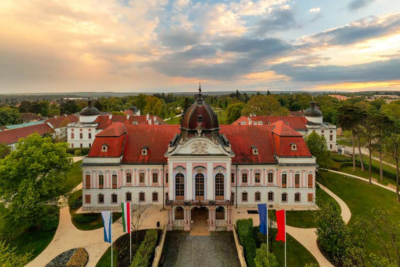 Vue aérienne sur le château de Gödöllő