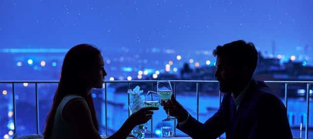 Giro in battello, cena e musica alle 22:00