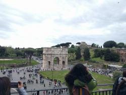 Foto {1} di {2}