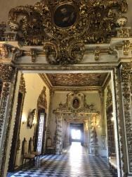 Foto {1} di {2}