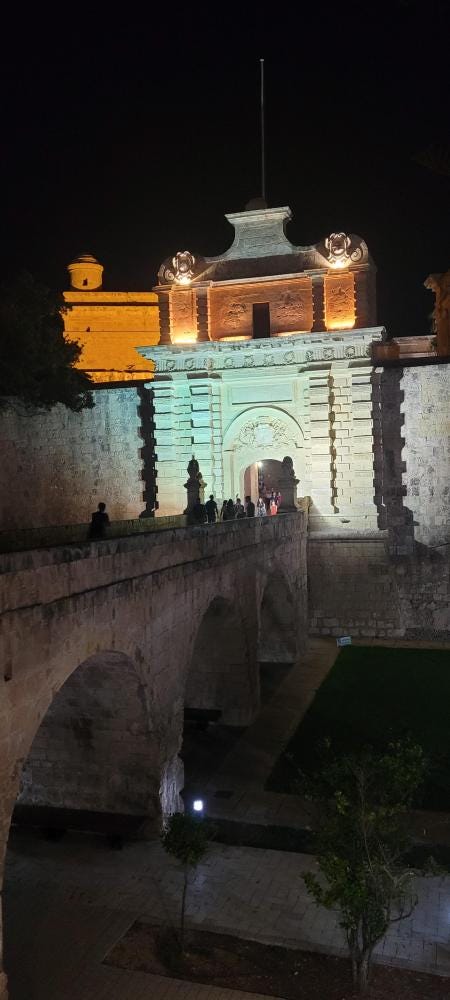 Foto 1 di 3
