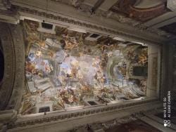 Foto {1} di {2}