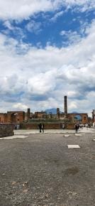 Foto {1} di {2}