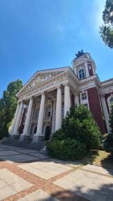 Foto {1} di {2}