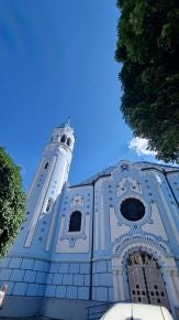 Foto {1} di {2}