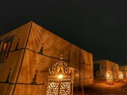 Foto {1} di {2}