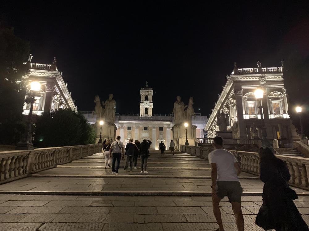 Foto 1 di 3