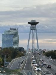 Foto {1} di {2}