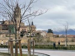 Foto {1} di {2}