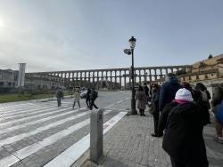 Foto {1} di {2}