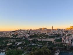 Foto {1} di {2}