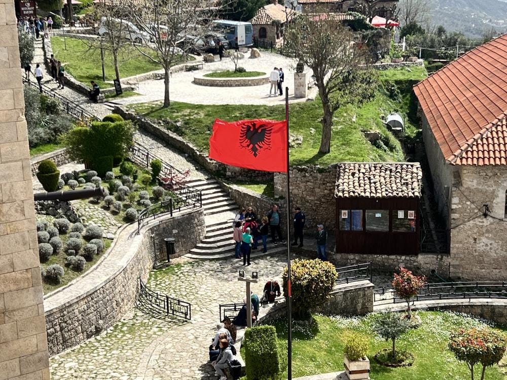 Foto 1 di 5