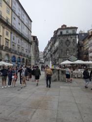 Foto {1} di {2}
