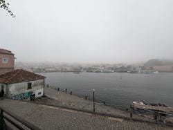 Foto {1} di {2}