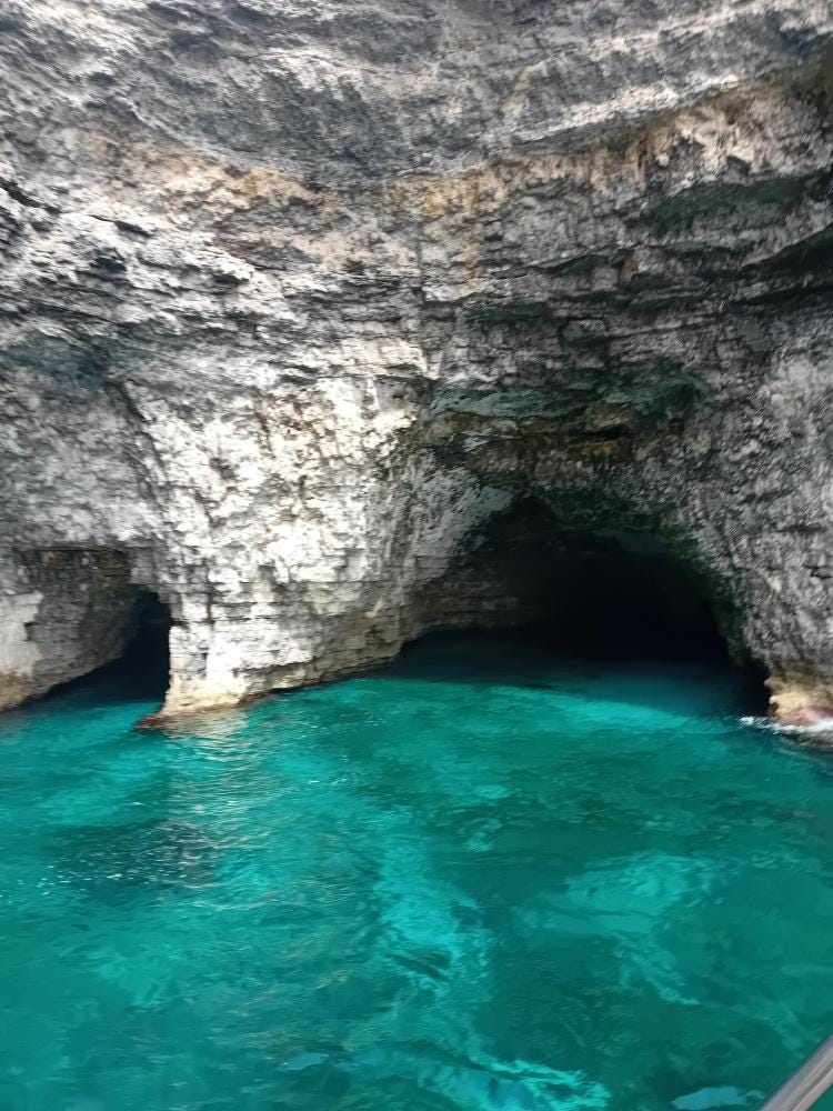 Foto 1 di 4
