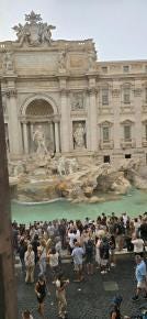 Foto {1} di {2}