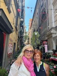 Foto {1} di {2}