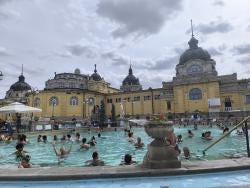 Foto {1} di {2}