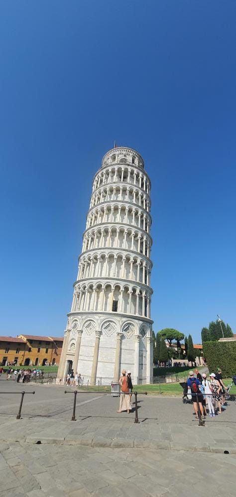 Foto 1 di 7