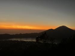 Foto {1} di {2}