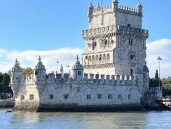 Foto {1} di {2}