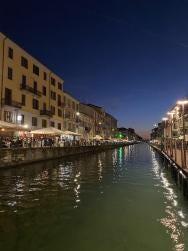 Foto {1} di {2}